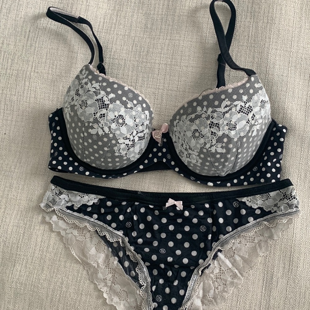 Victoria’s Secret Body by Victoria Lined Demi bra (34C) w/matching cheekini (S)